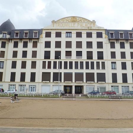 Paradis Les Pieds Sur Le Sable Trouville Palace Exterior photo