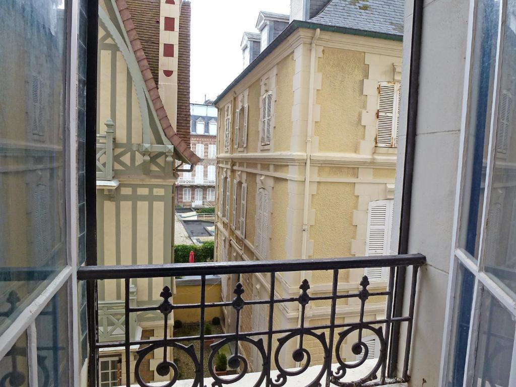 Paradis Les Pieds Sur Le Sable Trouville Palace Room photo